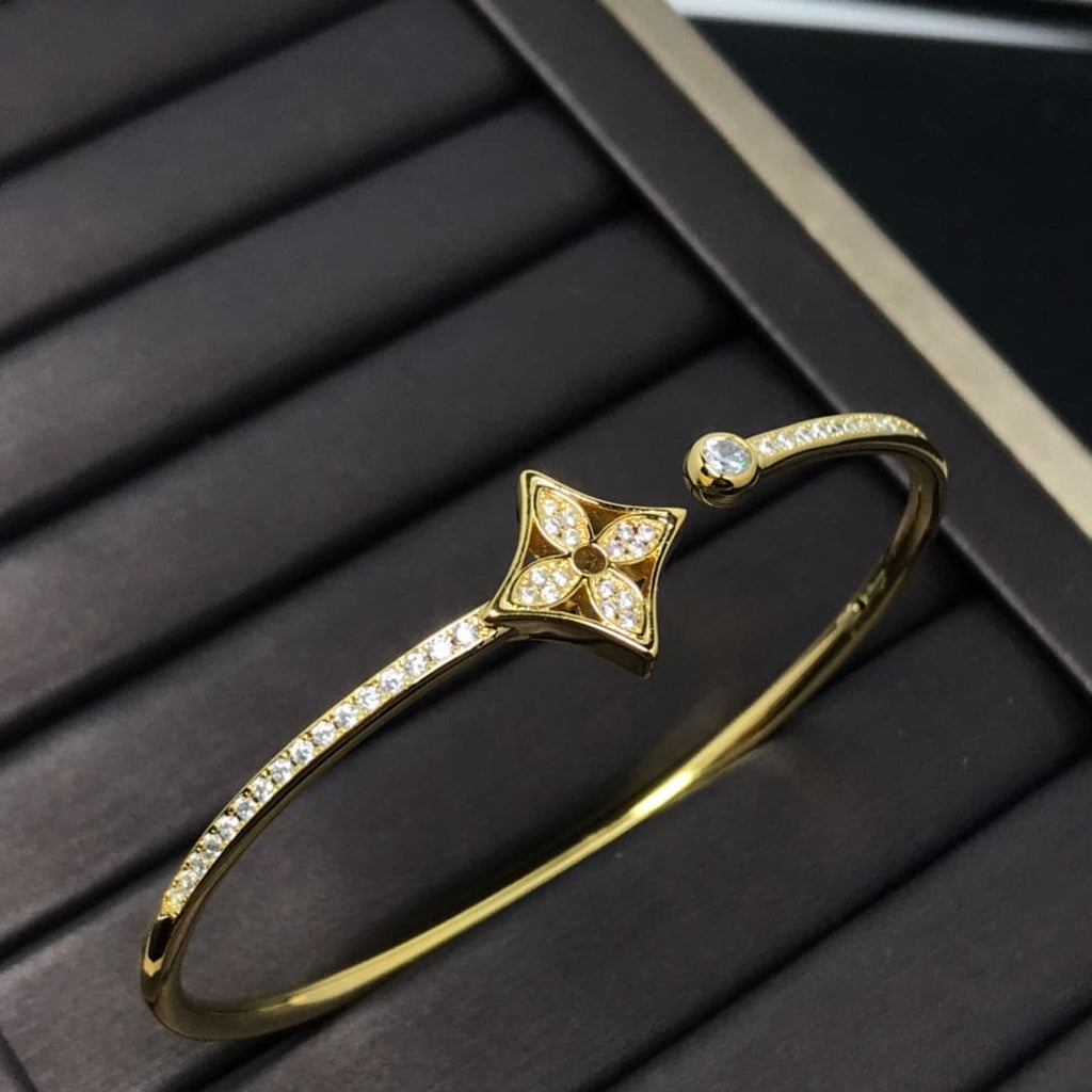 18K Louis Vuitton Idylle Blossom Twist Bracelet