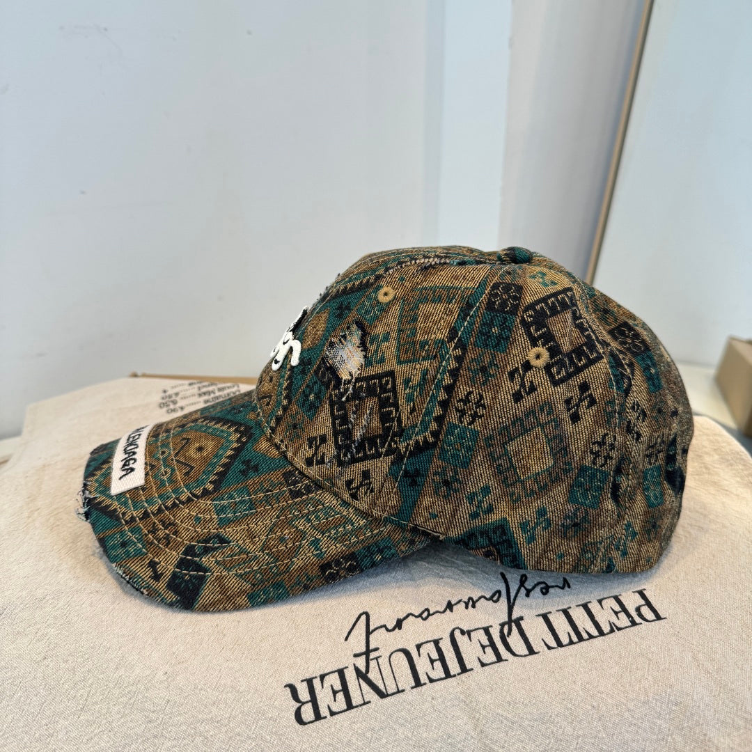 Vintage Distressed Pattern Baseball Cap, Structured Cotton Fit