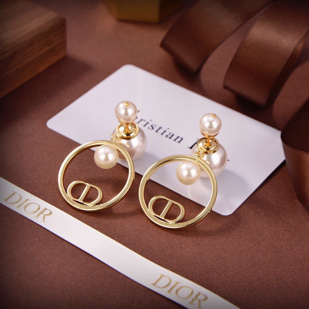 18K Dior Circle Pearls Earrings